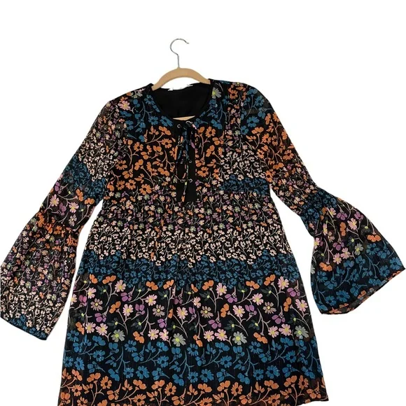 NWT BCBG Lace Up Front Floral with Metallic Threads Print Dress XS - Picture 11 of 12